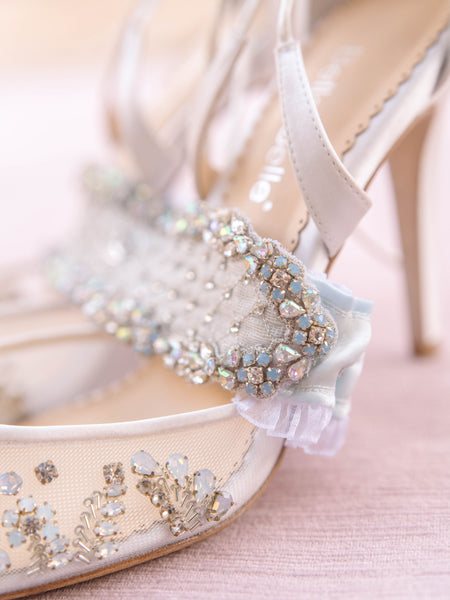 Sandales à Lanières BCBGirls Blanc Strass - Talons Hauts 8.5 US - Neuf Avec Petit Défaut