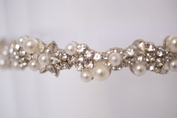 Pearl Draped Garter