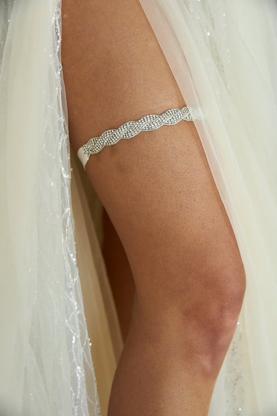 Crystal Silver Bling Wedding Garter with Crystals and Infinity Shape With  Bling Slim garter – La Gartier Wedding Garters