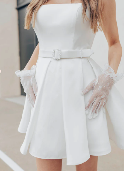 Choose Your Fighter: A Bridal Garter Versus A Garter Belt – La Gartier Wedding  Garters