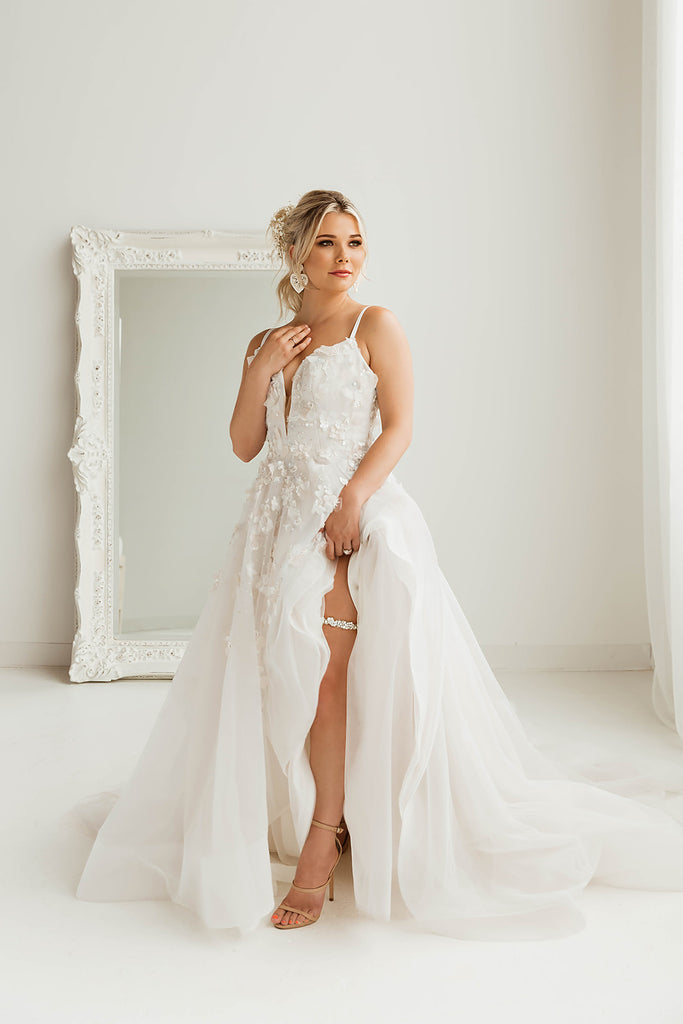 Pearl Draped Garter main image 1